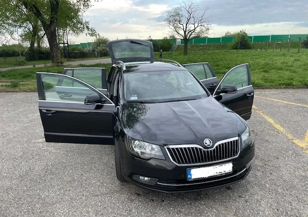 Skoda Superb cena 34000 przebieg: 335000, rok produkcji 2013 z Luboń małe 704